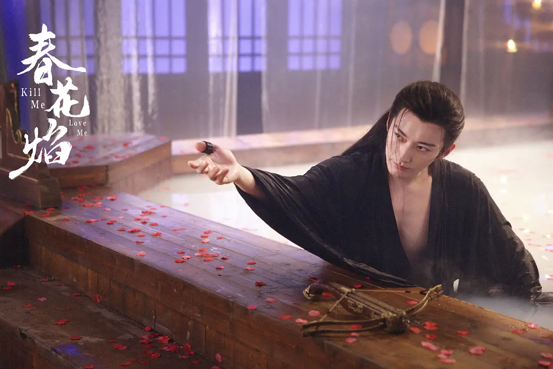 《春花焰》热度飙升至第一，刘学义演的癫狂，吴谨言人设遭魔改