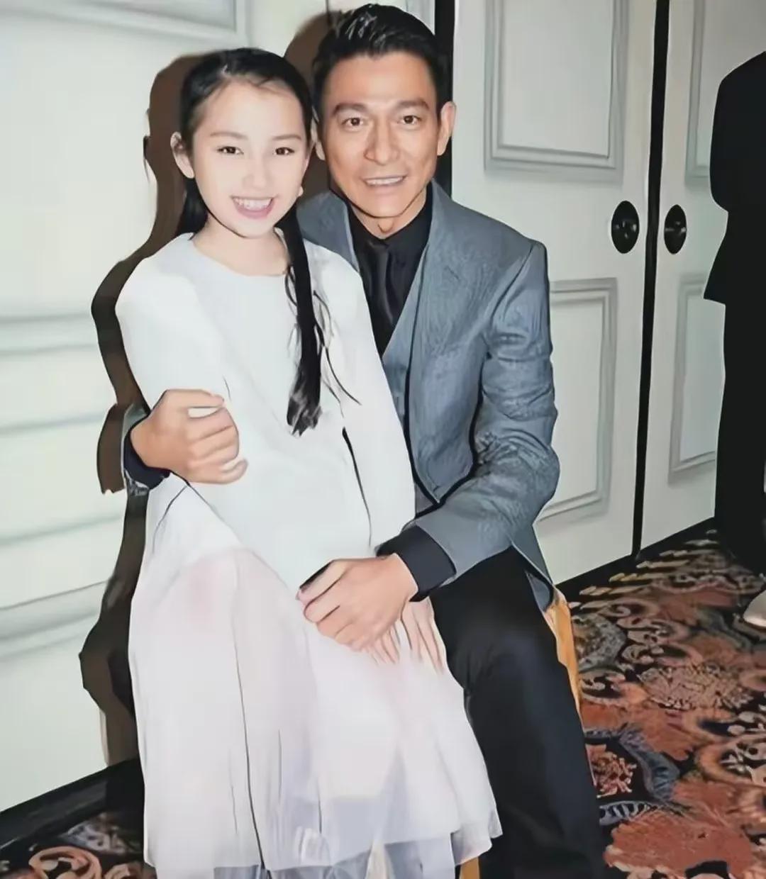 刘德华女儿亮相，太漂亮了吧，恐怕是娱乐圈颜值最高的星二代了！