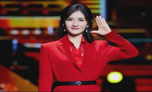 从“亿粉女王”到“孤家寡人”，谢娜一手好牌是怎么打稀烂的？