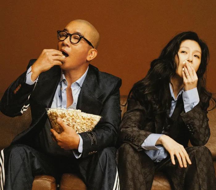 大S深情人设崩塌？具俊晔发文都不点赞，汪小菲走哪都带马筱梅