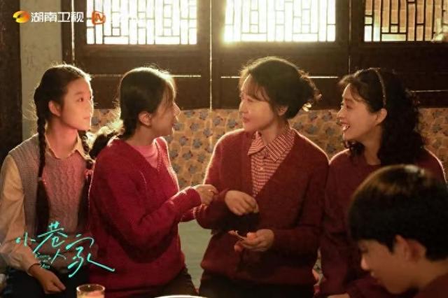 “复古”的《小巷人家》搅动年轻观众表达欲