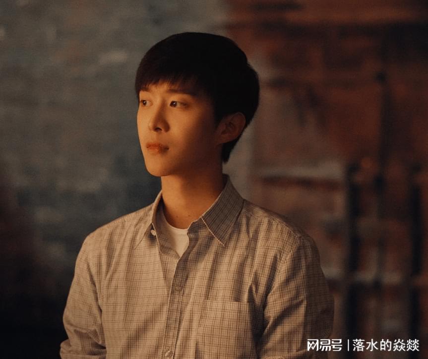 《小巷人家》鹏飞能共情筱婷，因为他不像图南，是既得利益者