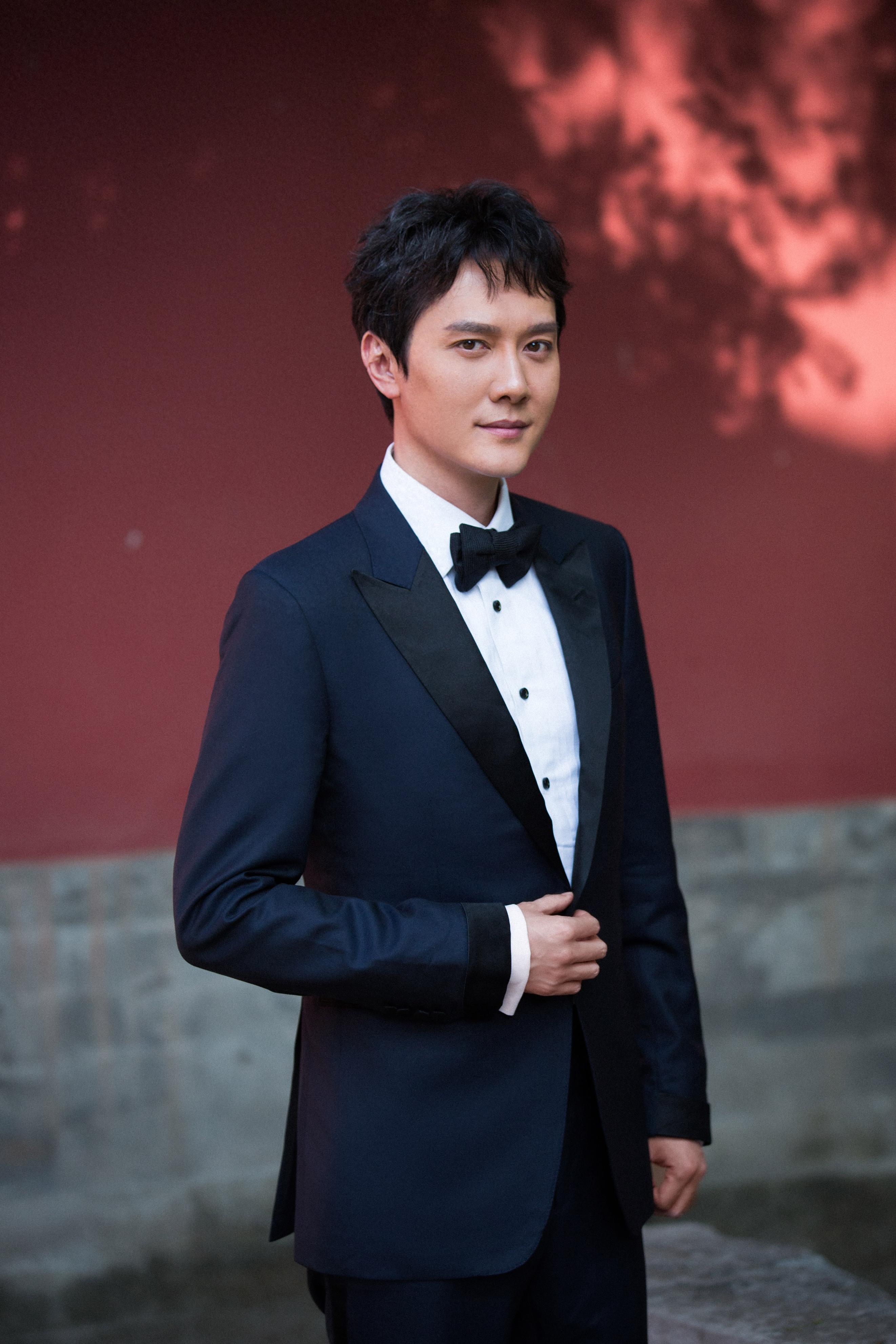 冯绍峰新恋情曝光！被曝将二婚，狗仔曝两人亲密视频，周麟嘉回应