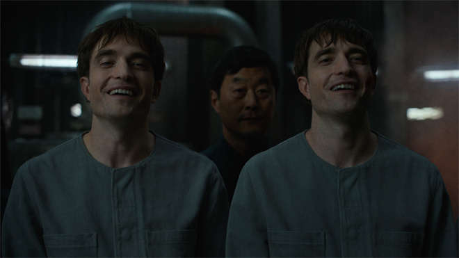 《编号17》曝预告 帕丁森“死了又死”的宇宙社畜