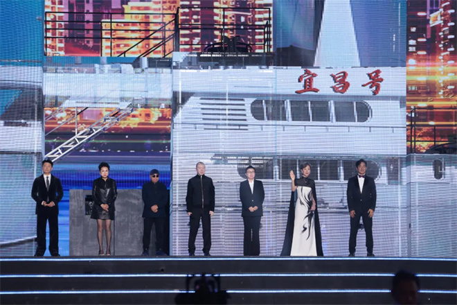 中国电影大数据暨电影频道M榜荣誉揭晓！张艺谋黄渤梁家辉刘昊然马丽高叶等获殊荣